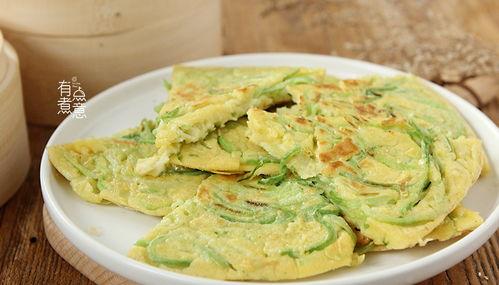 小孩吃瓜饼,小孩的甜蜜美食之旅