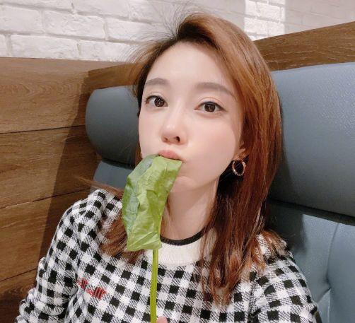 冯提莫吃瓜,揭秘娱乐圈背后的真相